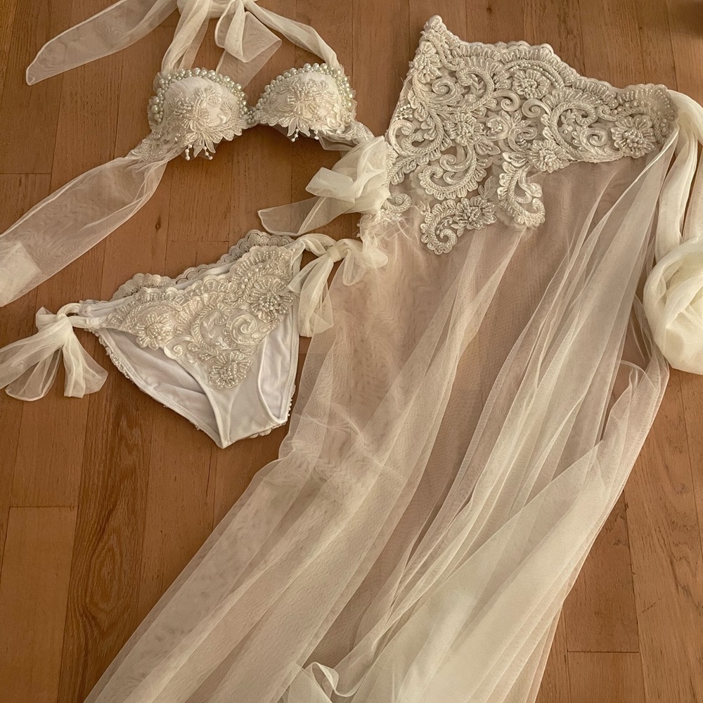 White Pearl bathing suit and wrap